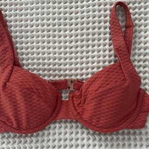 Elegant Textured Women's Bra in Rust